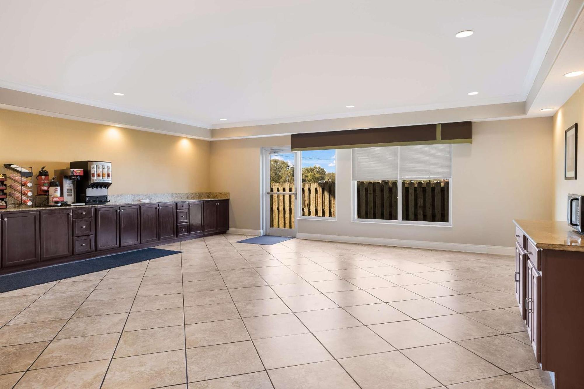 Suburban Studios Berwick Bagian luar foto